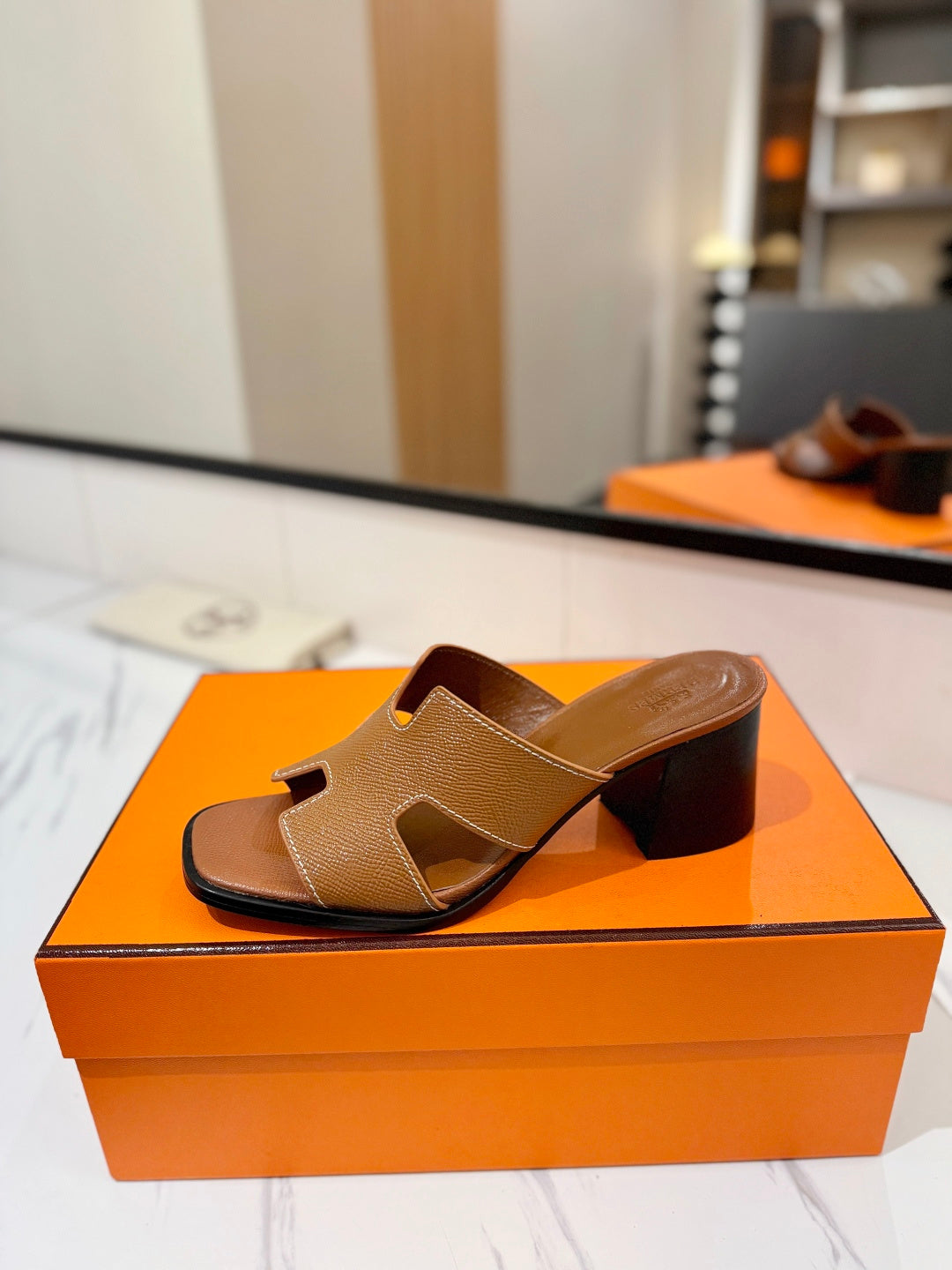 HM 26S HELIA SANDAL 70MM IN CARAMEL BROWN EPSOM CALFSKIN