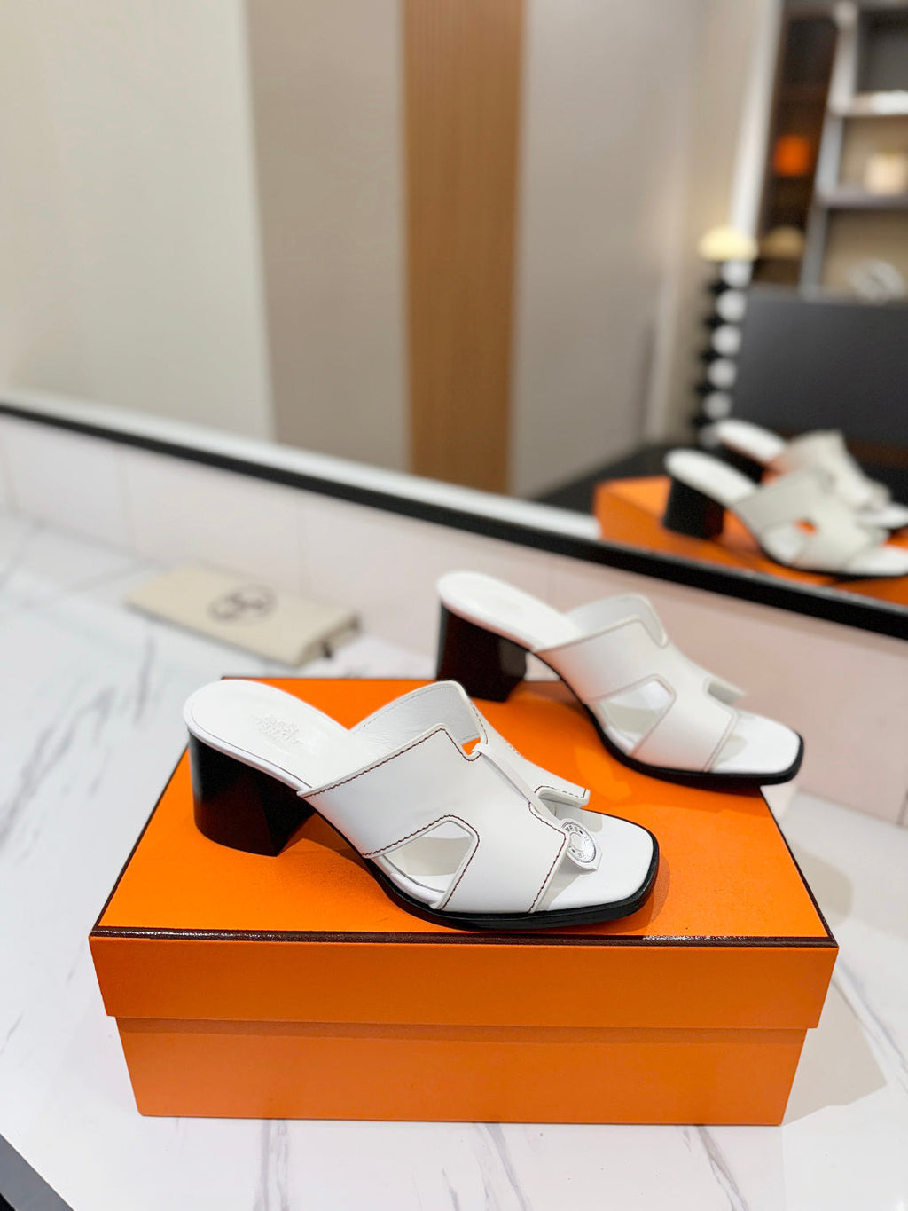 HM 26S HELIA SANDAL 70MM IN WHITE CALFSKIN