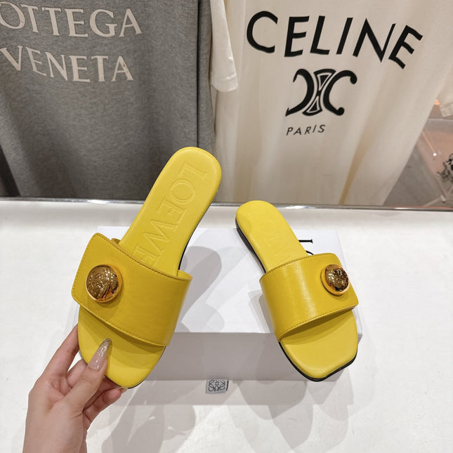 LOEWE 26S PEBBLE SLIDE IN YELLOW CALFSKIN GOLD HARDWARE