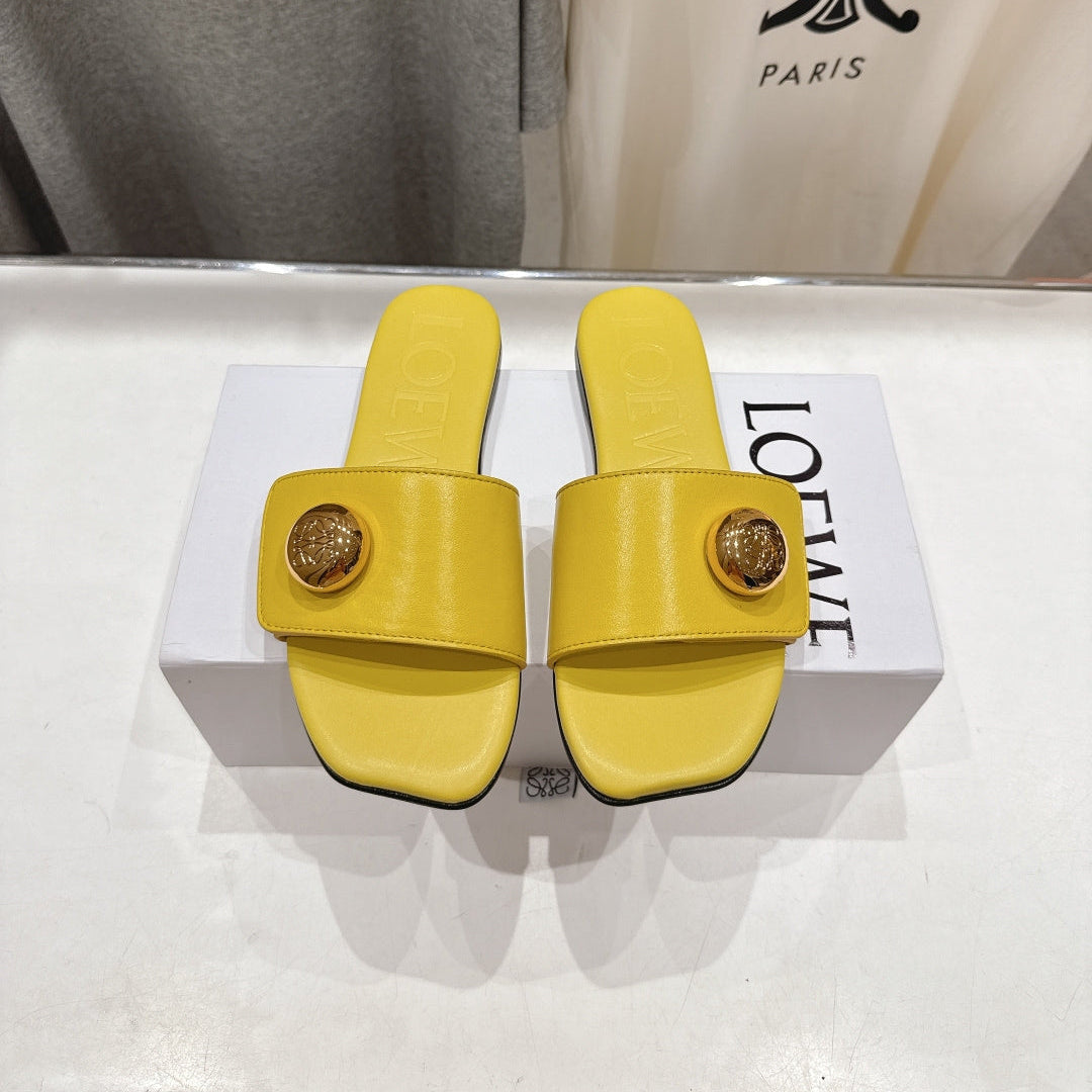 LOEWE 26S PEBBLE SLIDE IN YELLOW CALFSKIN GOLD HARDWARE