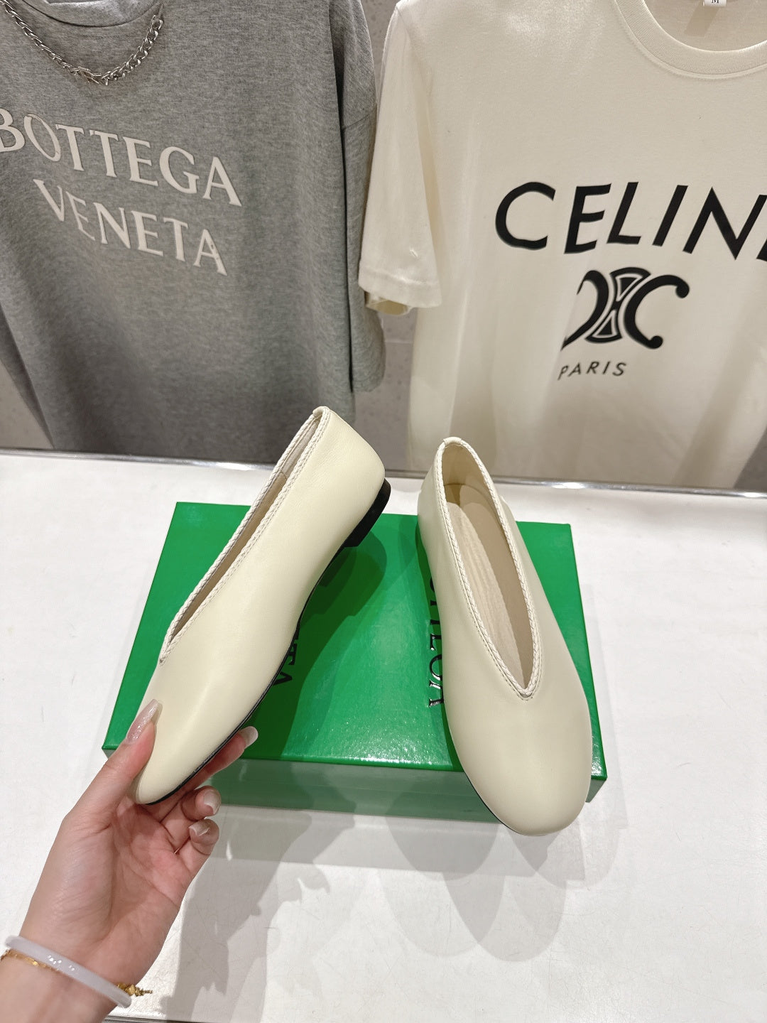 BOTTEGA VENETA 26S BALLET FLATS IN OFF-WHITE LAMBSKIN