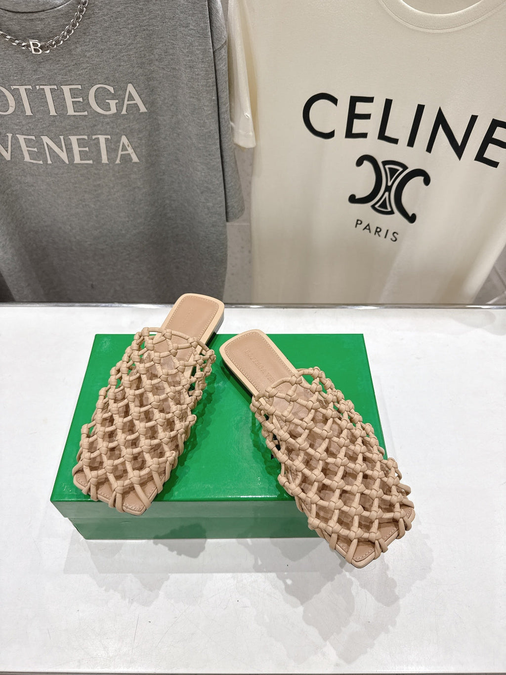 BOTTEGA VENETA 26S WOVEN MULES IN BEIGE LAMBSKIN