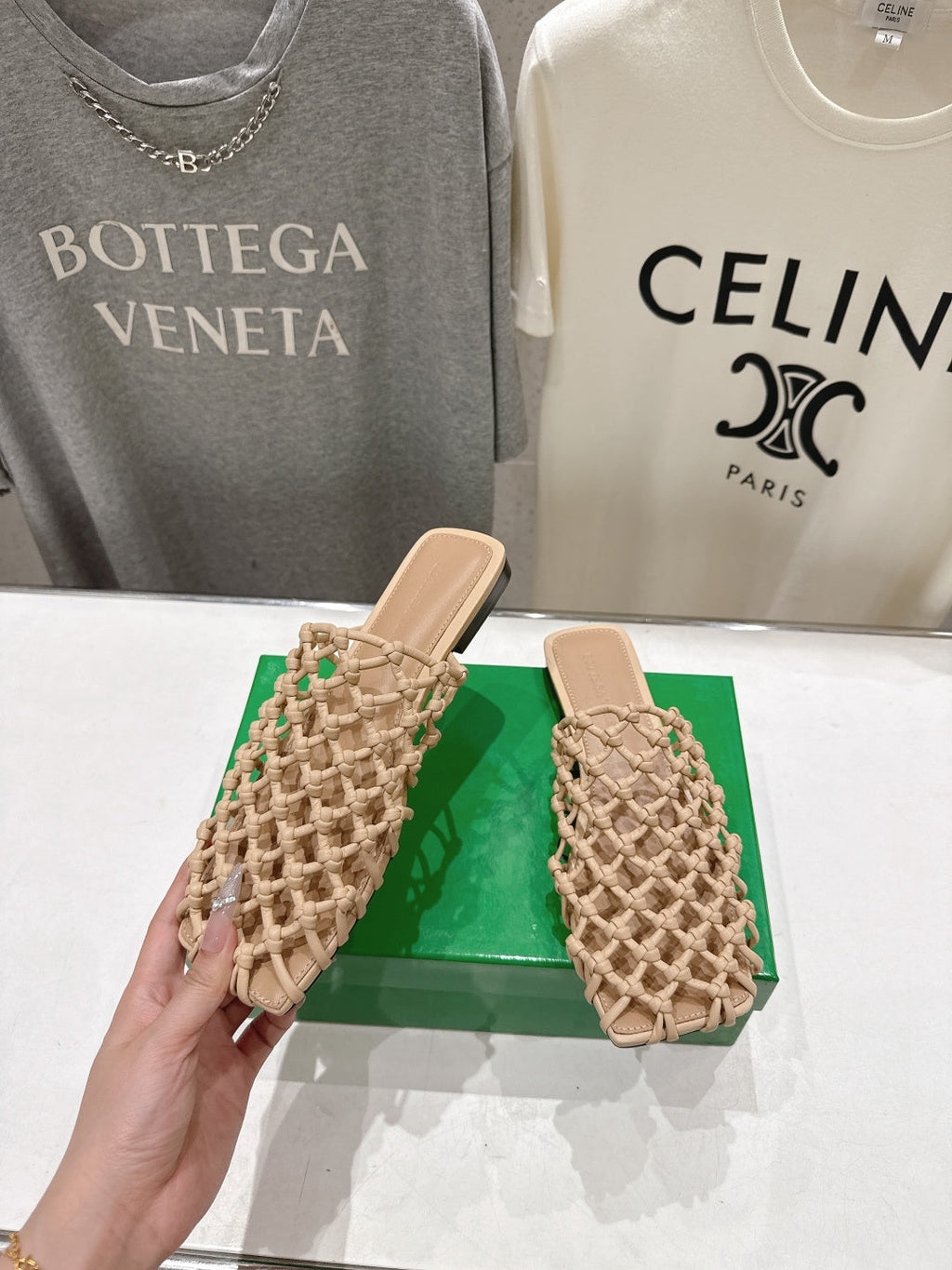 BOTTEGA VENETA 26S WOVEN MULES IN BEIGE LAMBSKIN