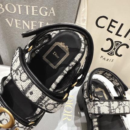 DIOR 26S D-WANDER SANDALS IN BLACK AND WHITE DIOR OBLIQUE JACQUARD GOLD HARDWARE