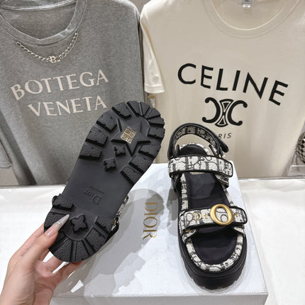 DIOR 26S D-WANDER SANDALS IN BLACK AND WHITE DIOR OBLIQUE JACQUARD GOLD HARDWARE
