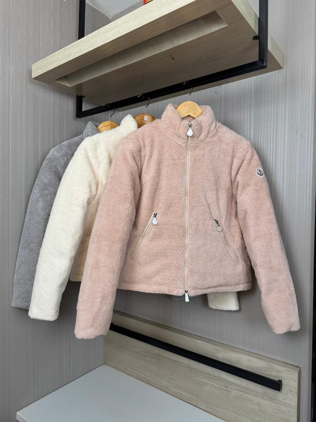 MONCLER 25S JACKET IN GRAY 064