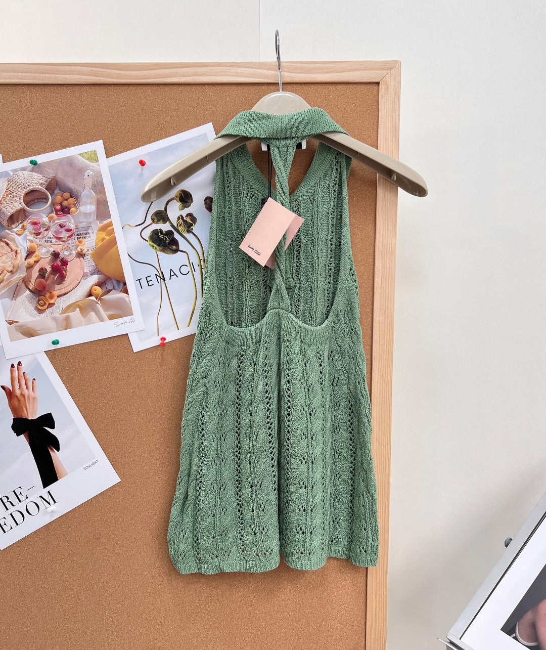 MIUMIU 26S SLEEVELESS KNIT COLLARED TOP STYLE 1105
