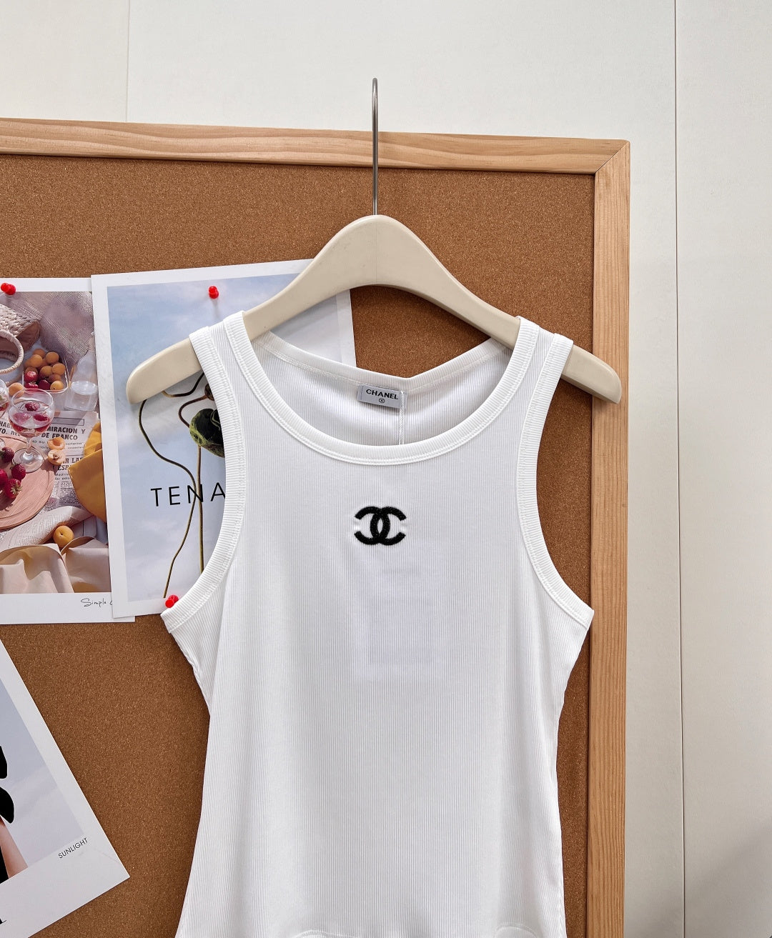 CHANEL 26S SLEEVELESS T-SHIRT 1408