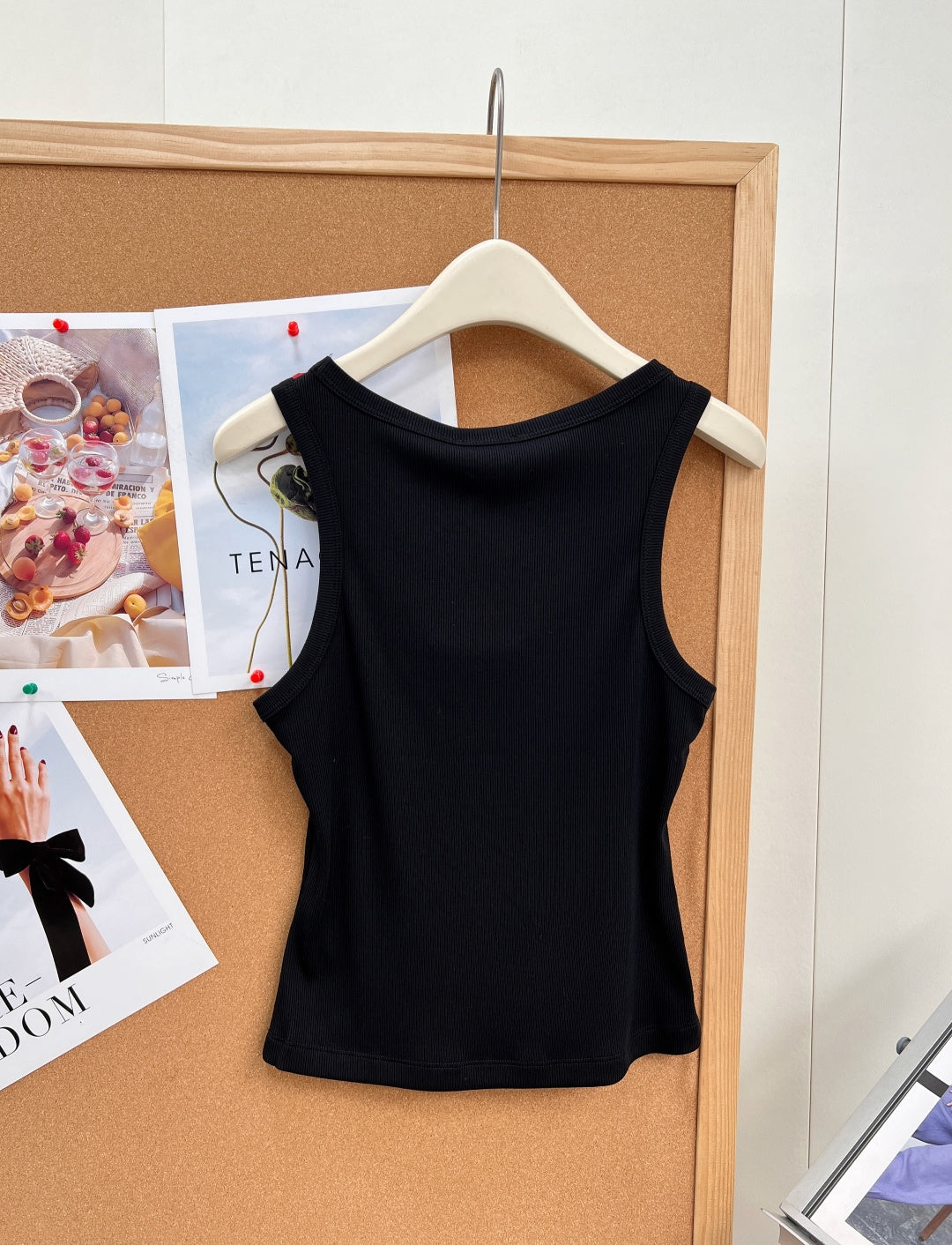 CHANEL 26S SLEEVELESS T-SHIRT 1407