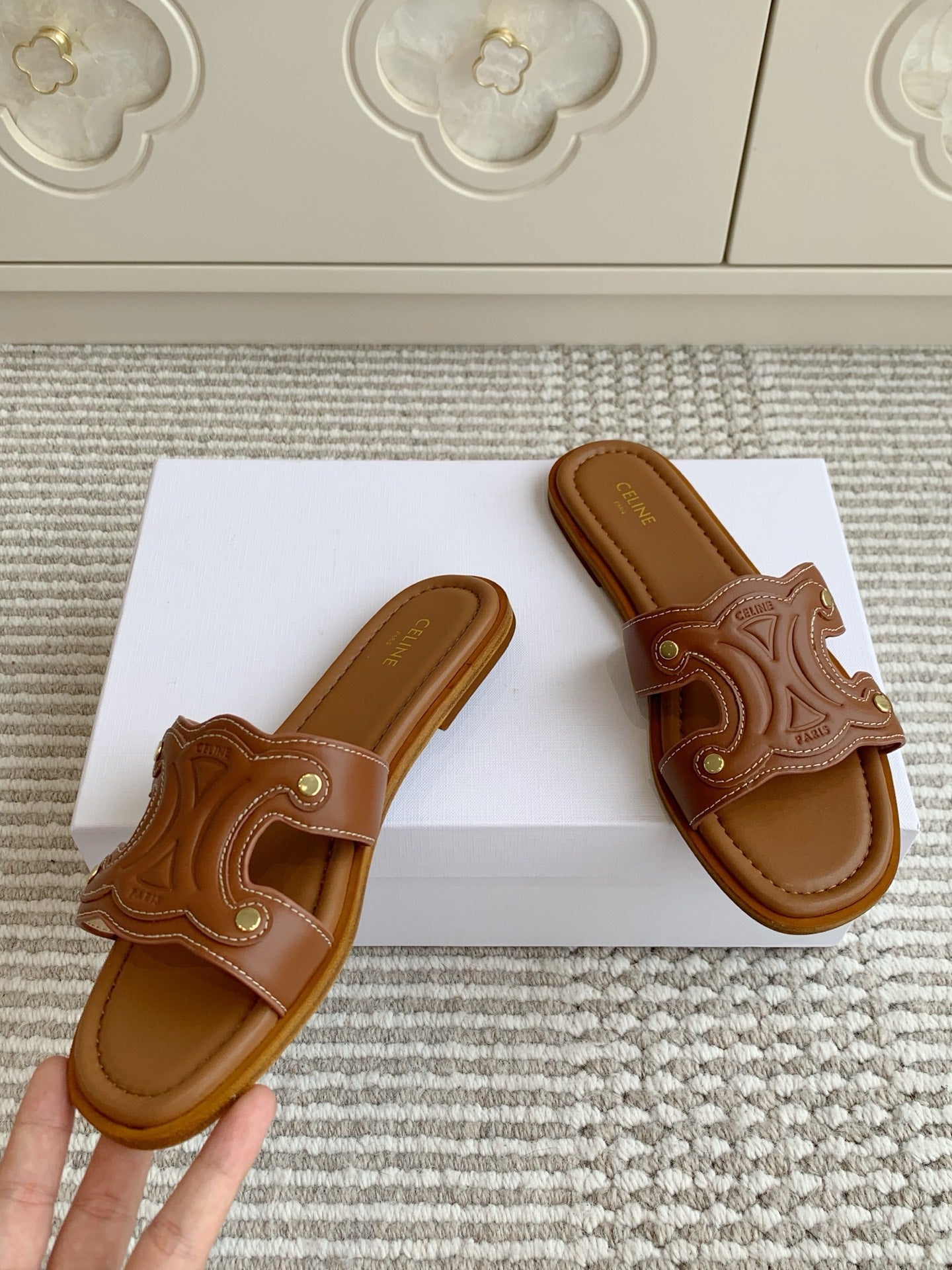 CELINE 26S TRIOMPHE SLIDE SANDALS IN TAN BROWN CALFSKIN