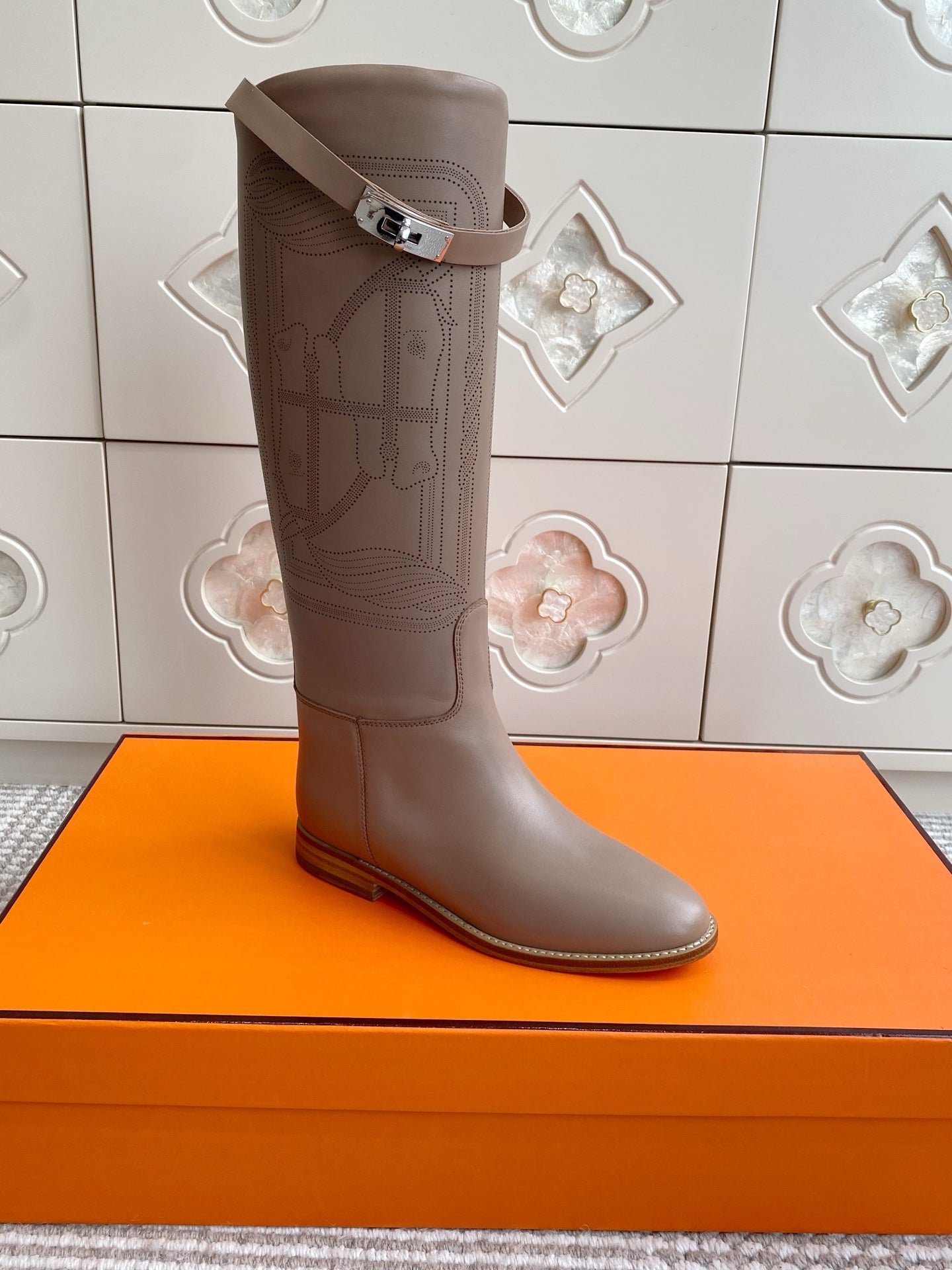 HM 25S JUMPING BOOTS IN LIGHT CARAMEL BROWN LAMBSKIN WITH SILVER HARDWARE
