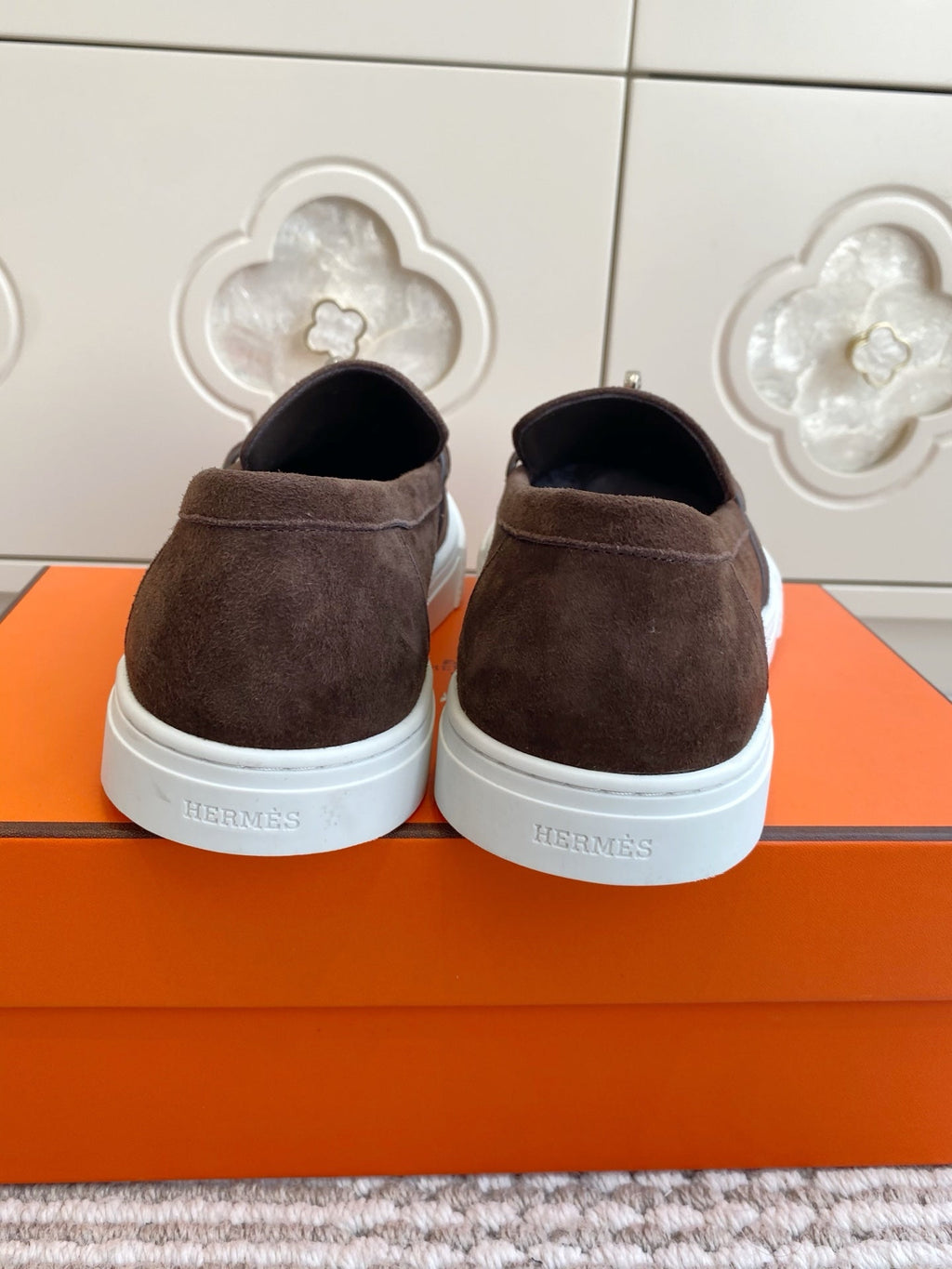 HM 25S SLIP-ON IN DARK BROWN SUEDE WITH SILVER HARDWARE