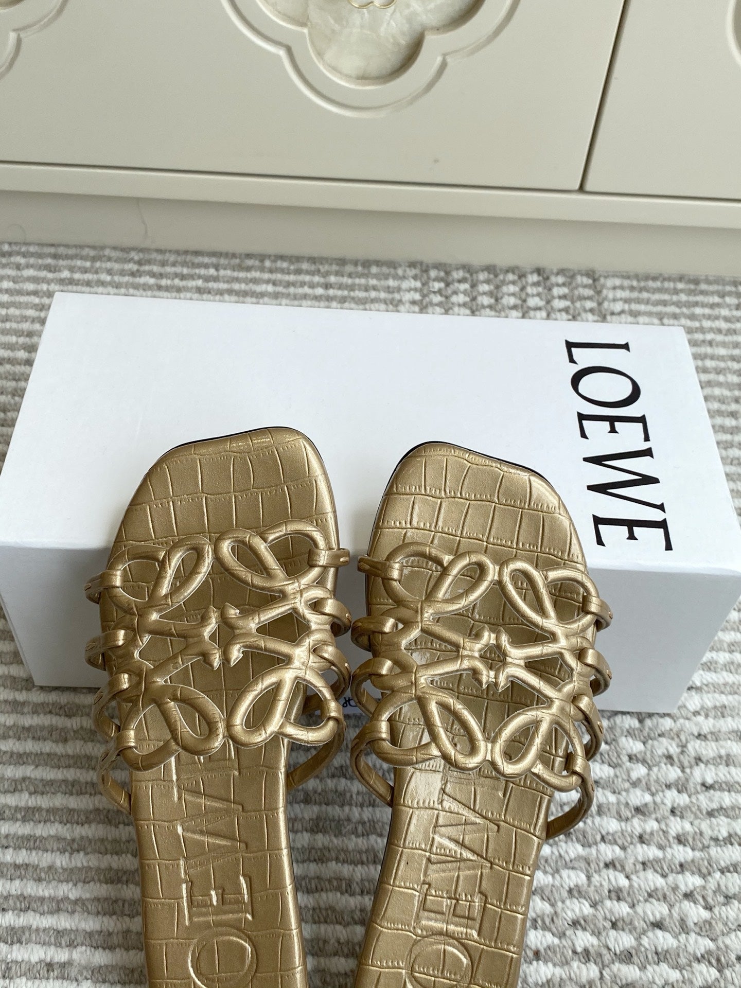 LOEWE 26S SLIDE SANDALS IN GOLD CROC-EMBOSSED CALFSKIN