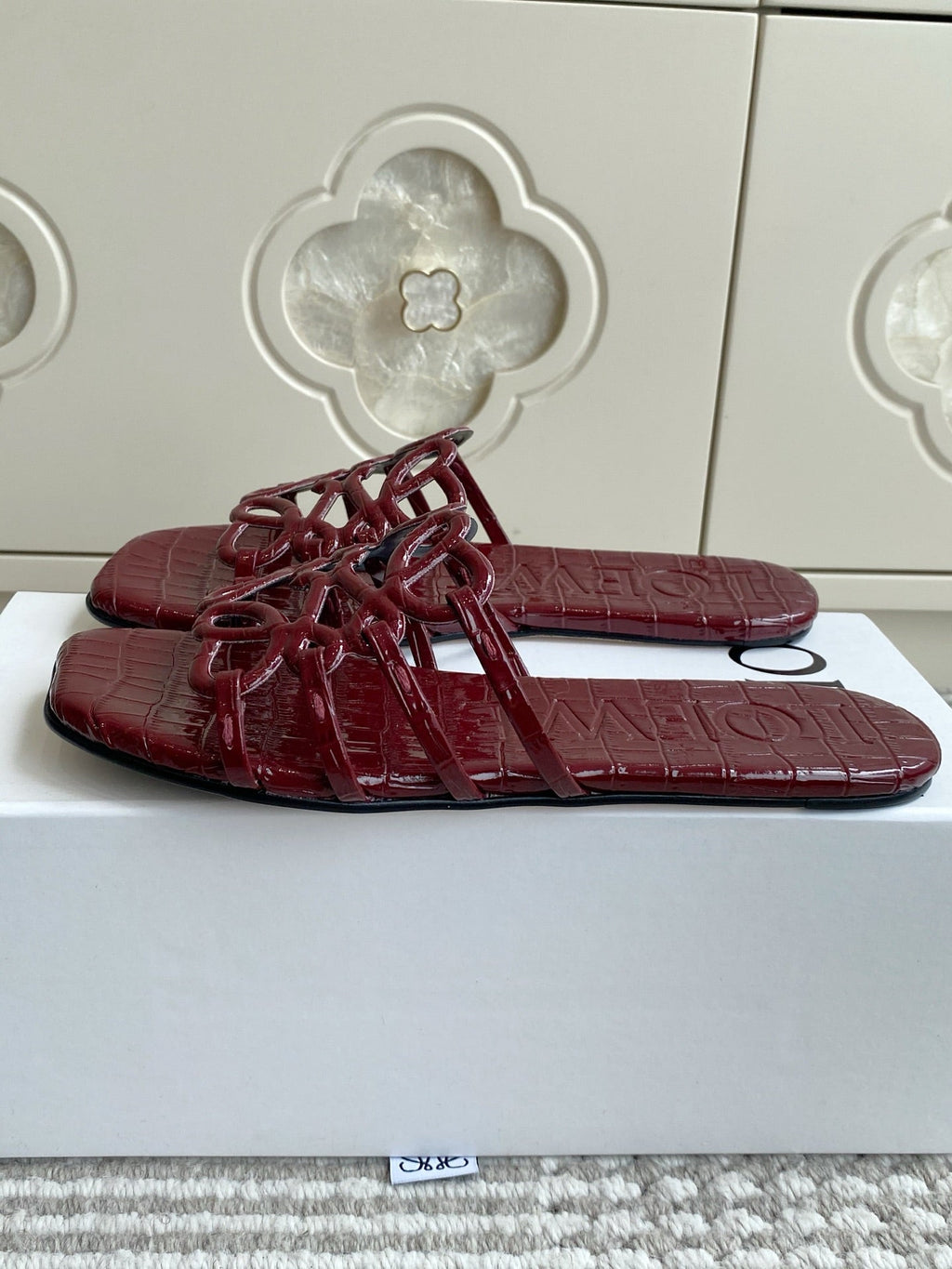LOEWE 26S SLIDE SANDALS IN BURGUNDY RED CROC-EMBOSSED PATENT CALFSKIN
