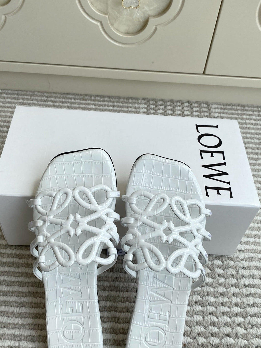 LOEWE 26S SLIDE SANDALS IN WHITE CROC-EMBOSSED CALFSKIN