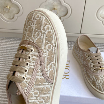 DIOR 26S LOW TOP SNEAKERS IN BEIGE OBLIQUE CANVAS