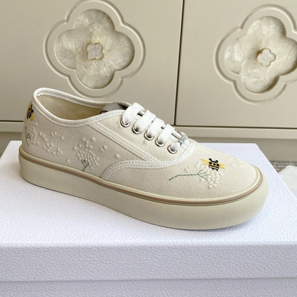 DIOR 26S LOW TOP SNEAKERS IN BEIGE CANVAS