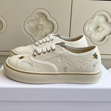 DIOR 26S LOW TOP SNEAKERS IN BEIGE CANVAS