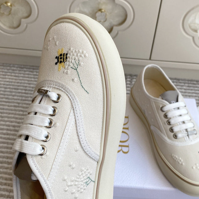 DIOR 26S LOW TOP SNEAKERS IN BEIGE CANVAS