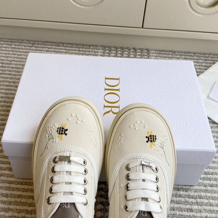DIOR 26S LOW TOP SNEAKERS IN BEIGE CANVAS