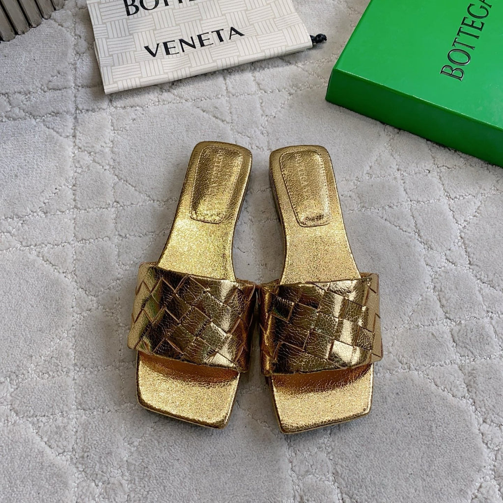 BOTTEGA VENETA 26S SQUARE-TOE SLIDE SANDALS IN GOLD LAMBSKIN