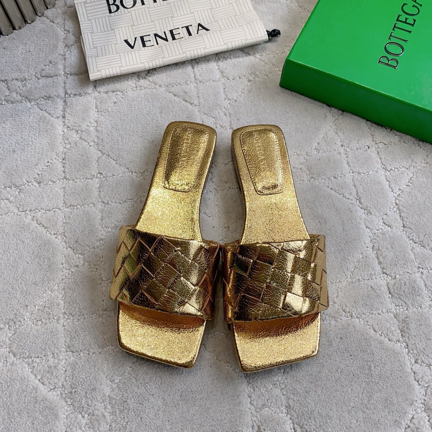 BOTTEGA VENETA 26S SQUARE-TOE SLIDE SANDALS IN GOLD LAMBSKIN