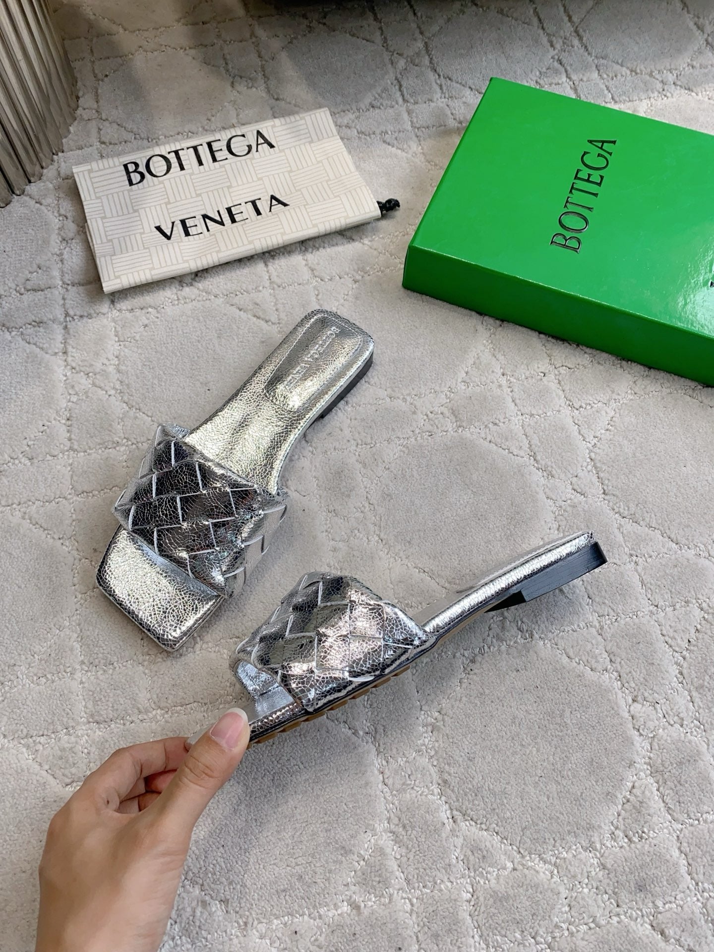 BOTTEGA VENETA 26S SQUARE-TOE SLIDE SANDALS IN SILVER LAMBSKIN