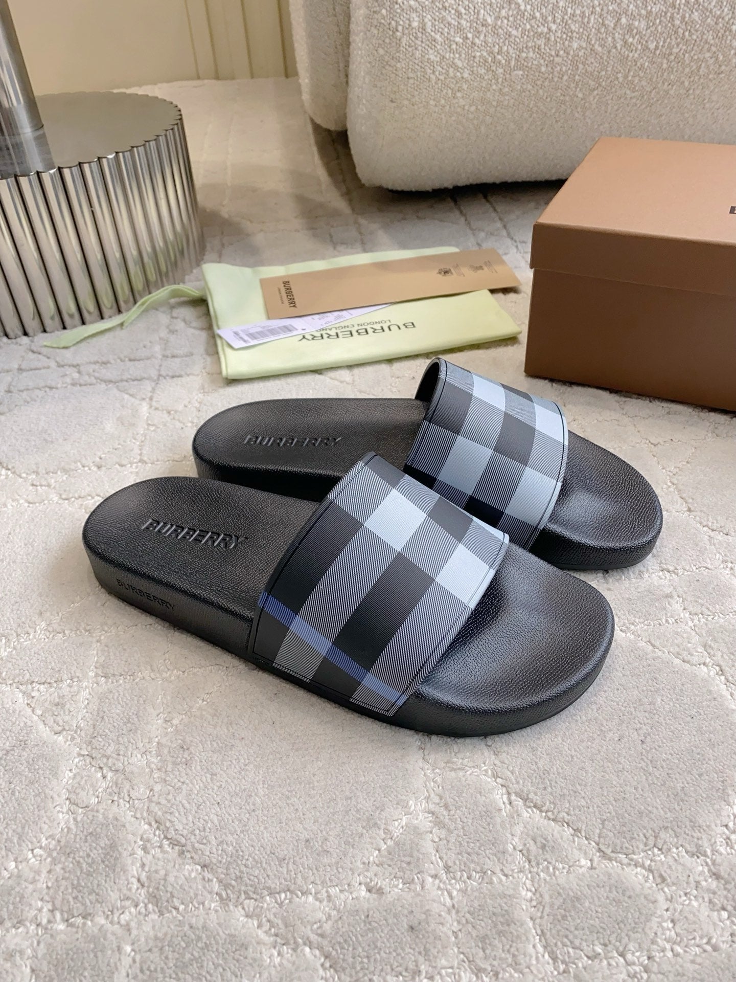 BURBERRY 26S CHECK PRINT RUBBER SLIDES IN BLACK CALFSKIN