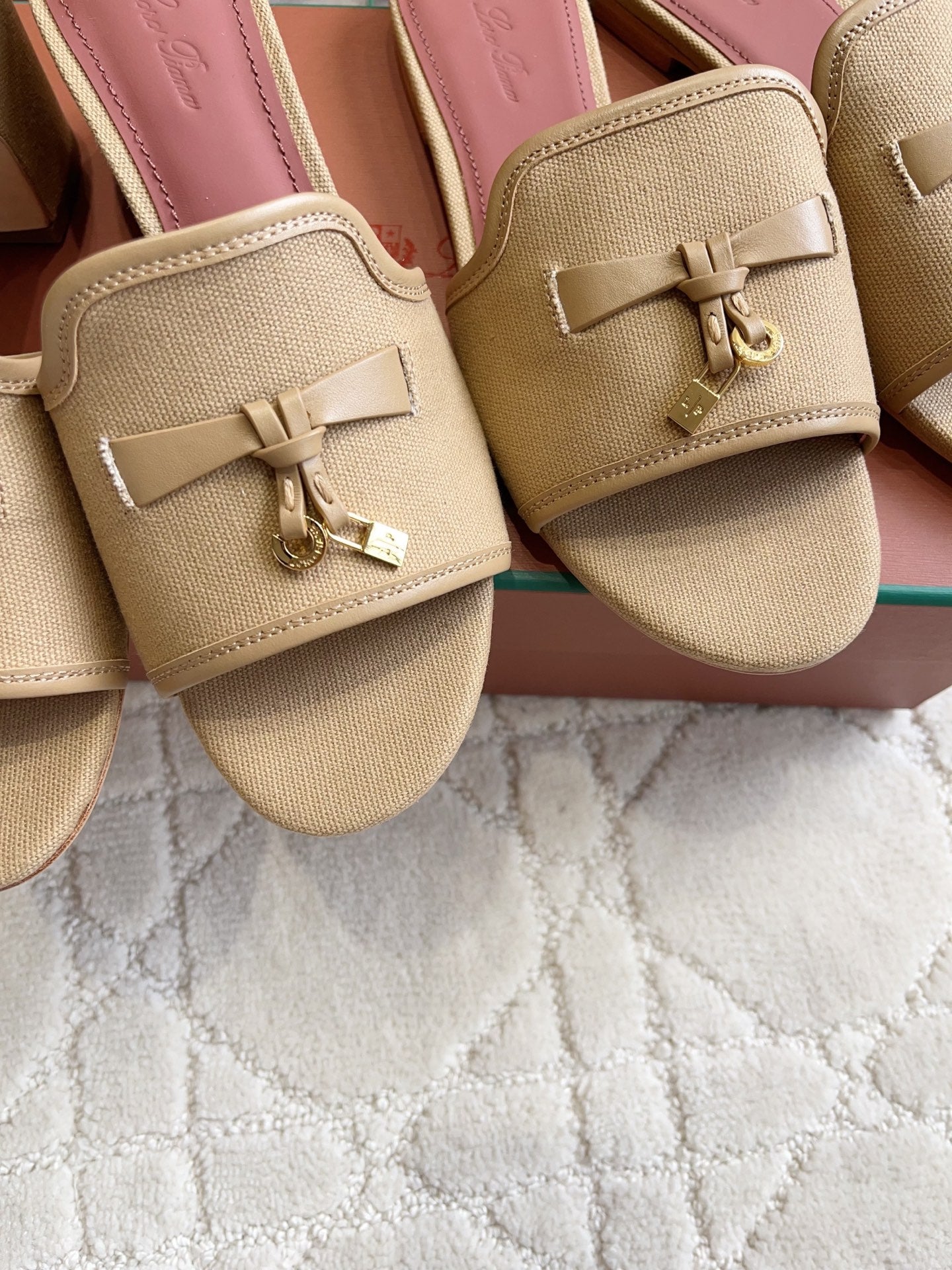 LP 26S SLIDES IN NUDE BEIGE CANVAS AND CALFSKIN