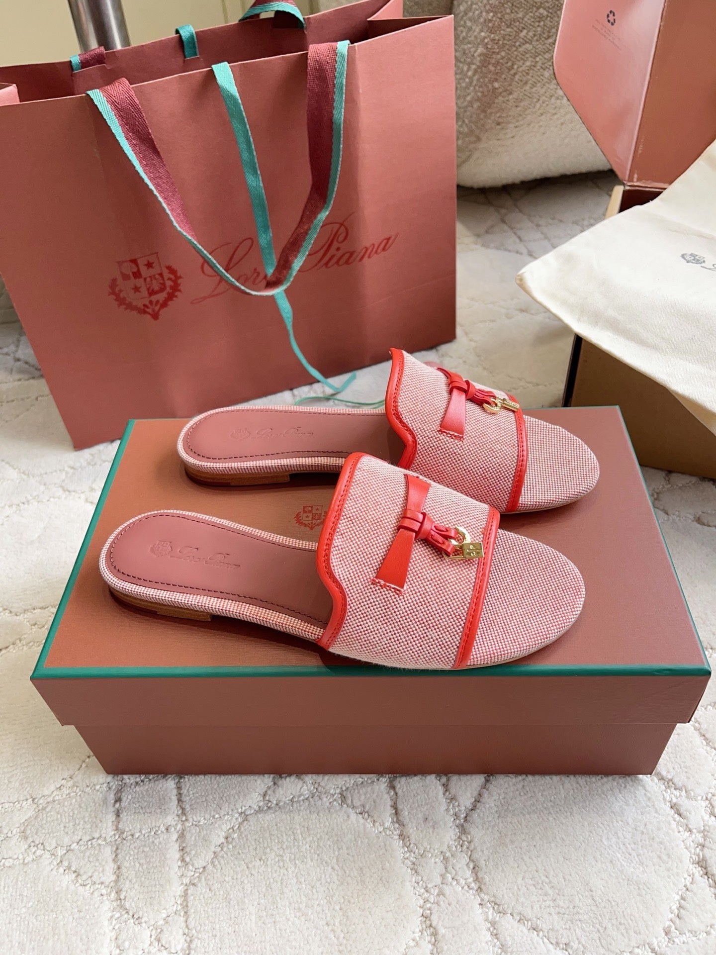 LP 26S SLIDES IN RED CANVAS AND CALFSKIN