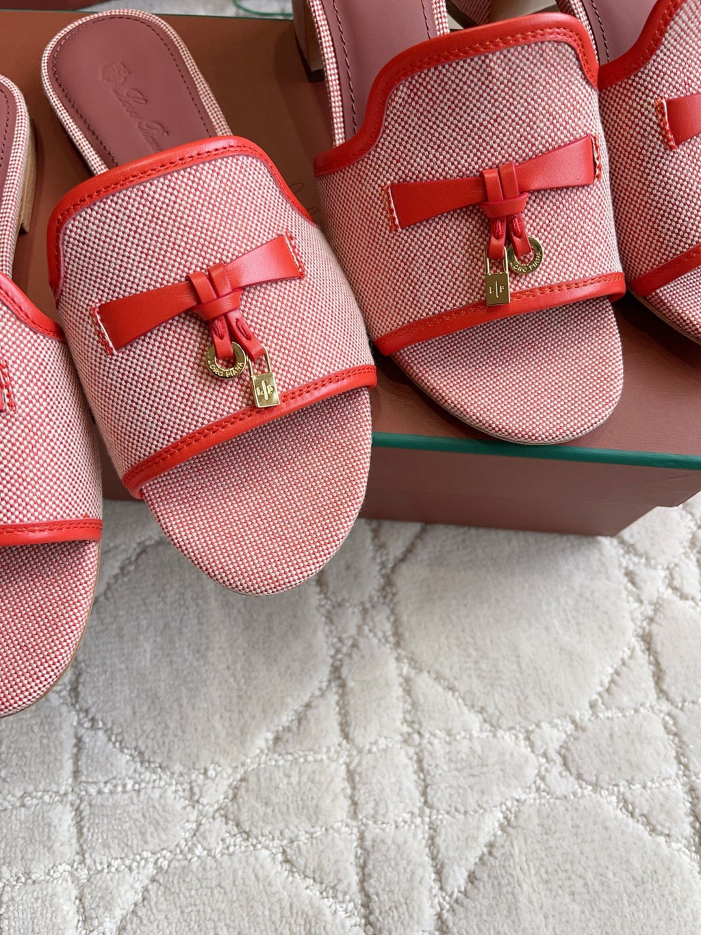 LP 26S SLIDES IN RED CANVAS AND CALFSKIN