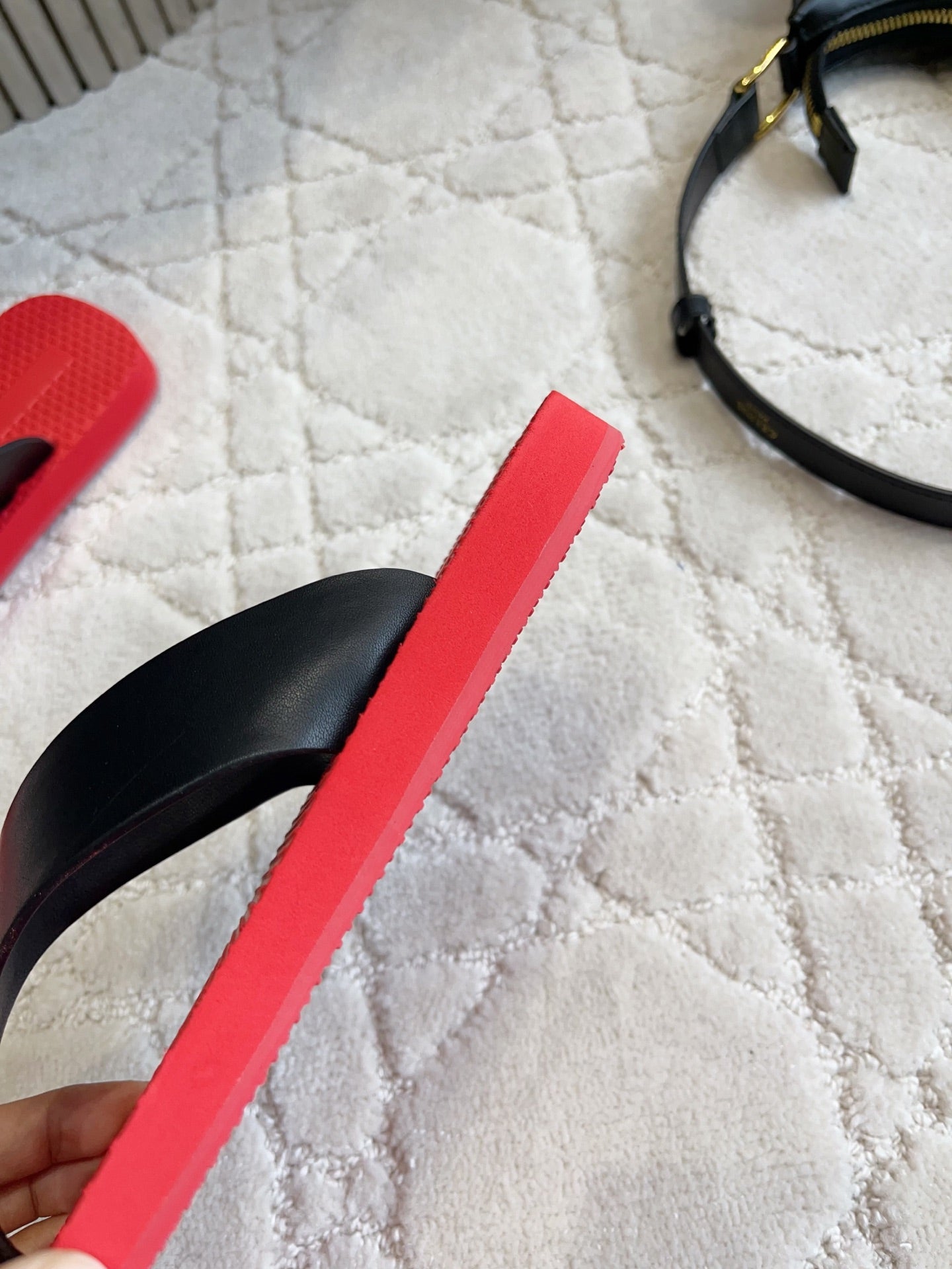 THE ROW 26S THONG SANDALS IN RED RUBBER WITH BLACK STRAPS CALFSKIN