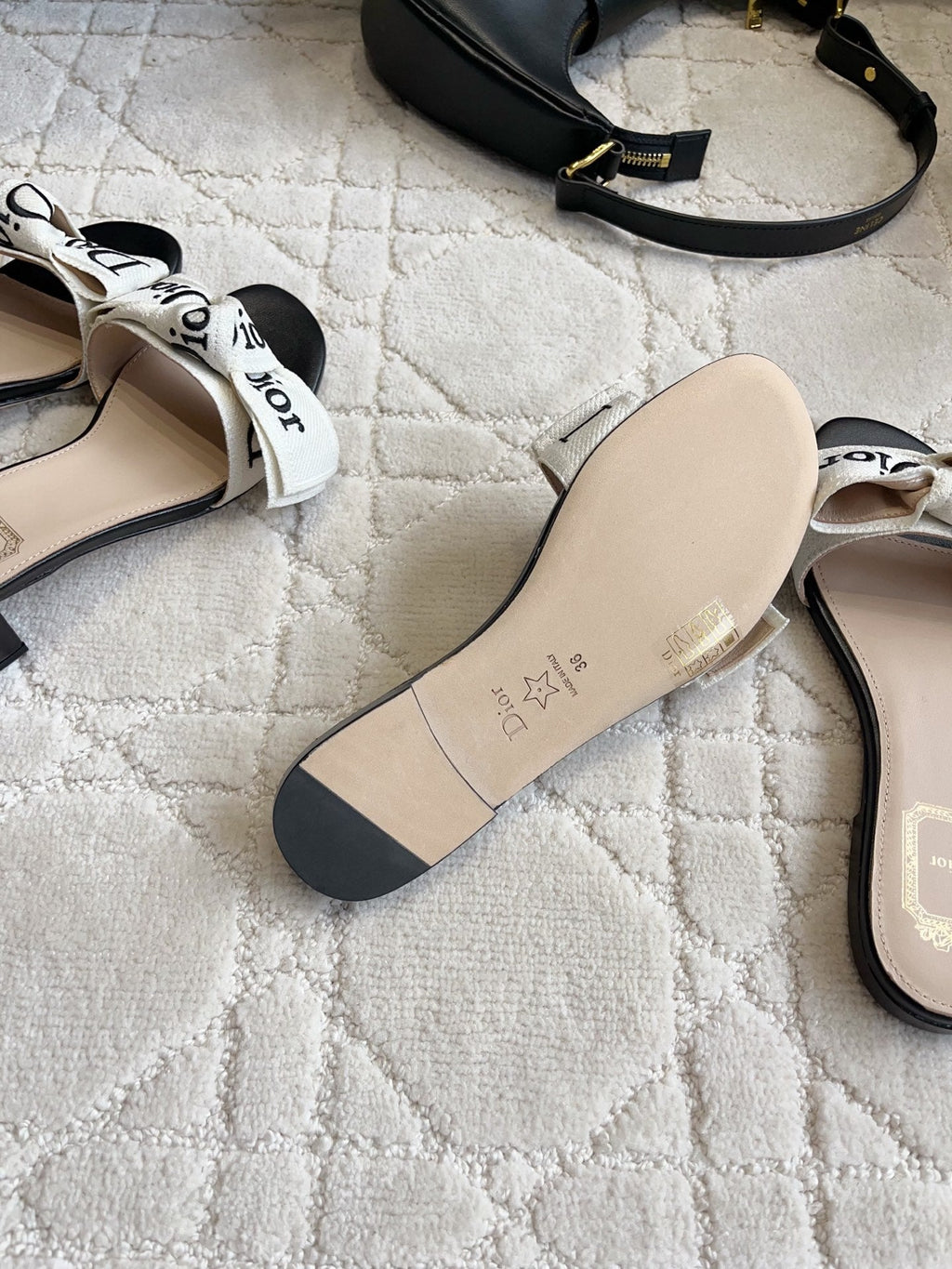 DIOR 26S DWAY SLIDE IN BLACK AND WHITE COTTON EMBOSSED LOGO