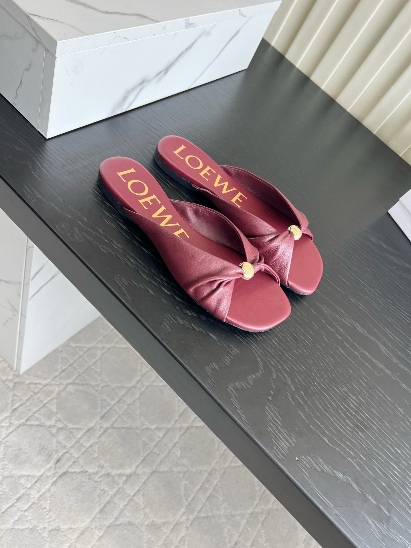 LOEWE 26S SANDALS IN DARK RED LAMBSKIN