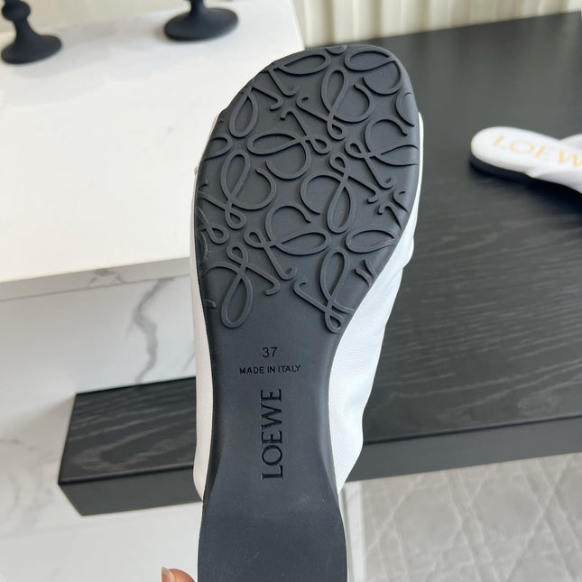 LOEWE 26S SANDALS IN WHITE LAMBSKIN