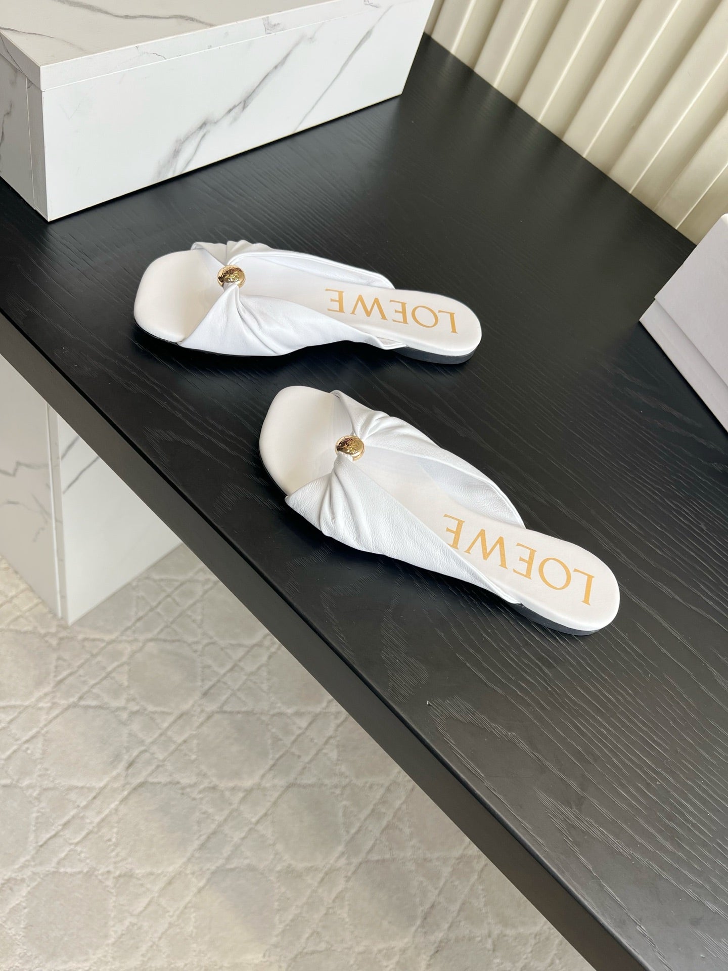 LOEWE 26S SANDALS IN WHITE LAMBSKIN