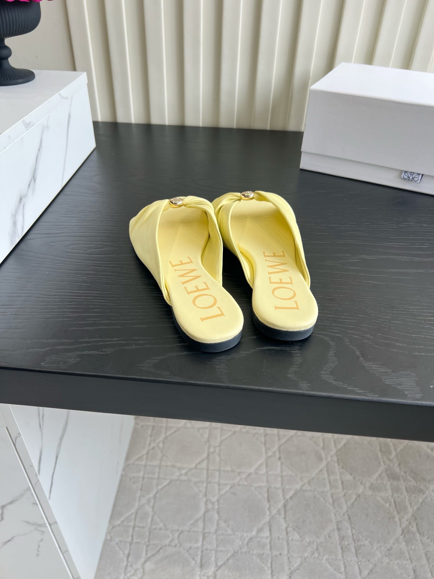 LOEWE 26S SANDALS IN LIGHT YELLOW LAMBSKIN