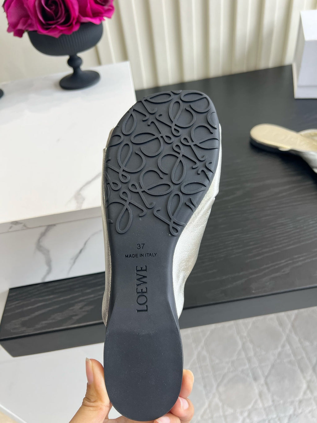 LOEWE 26S SANDALS IN SILVER LAMBSKIN
