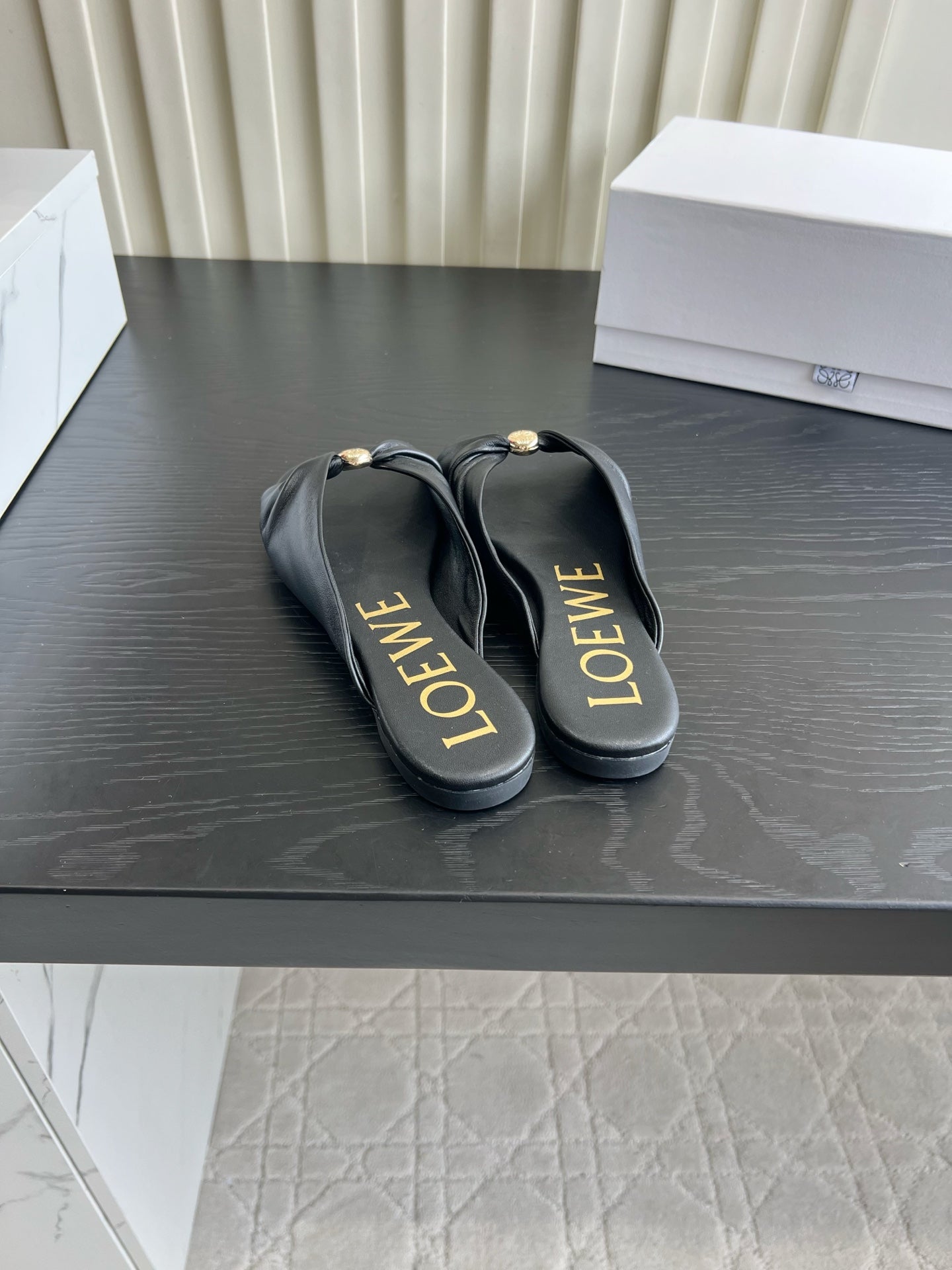 LOEWE 26S SANDALS IN BLACK LAMBSKIN