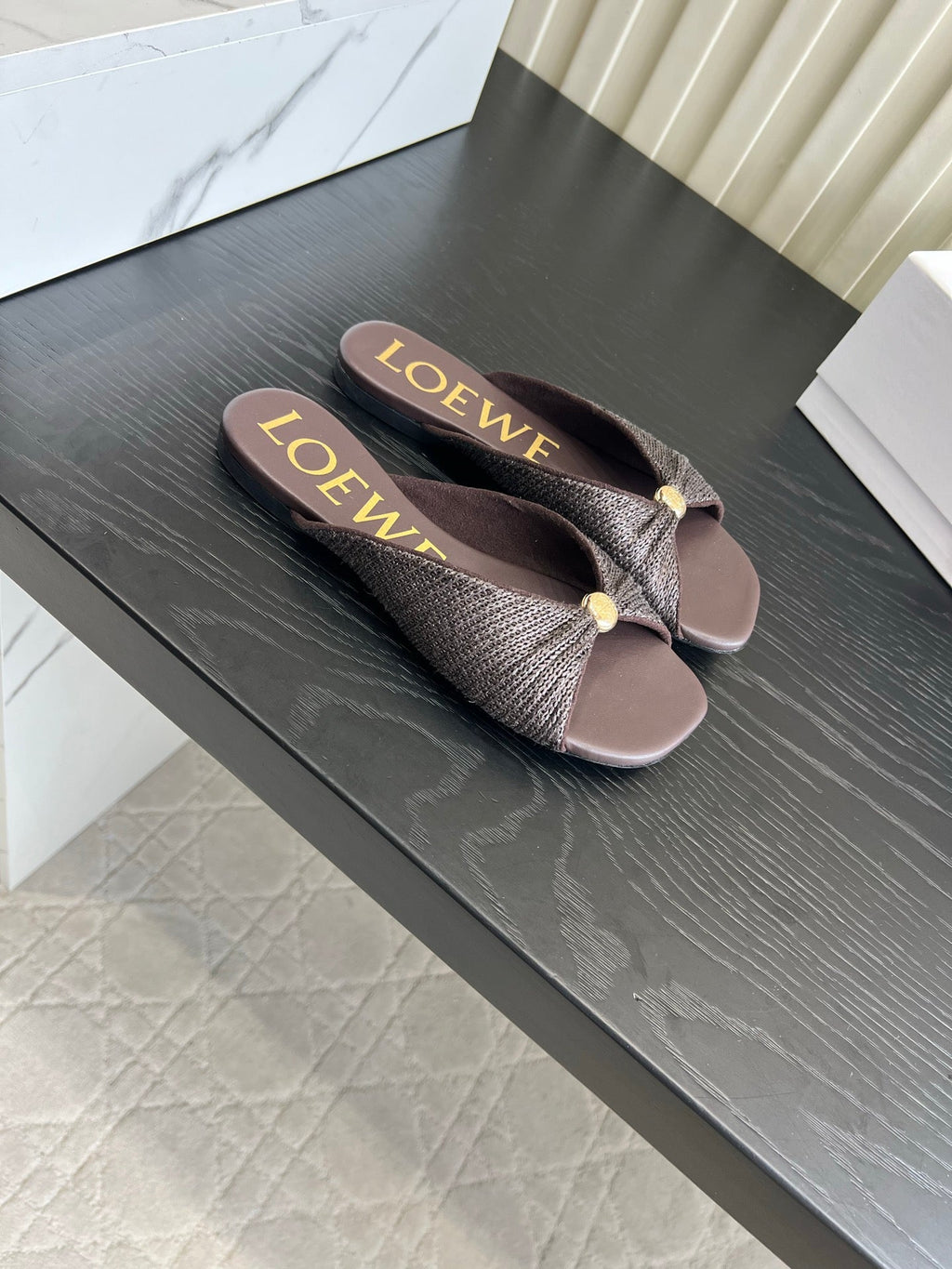 LOEWE 26S SANDALS IN DARK BROWN RAFFIA AND LAMBSKIN