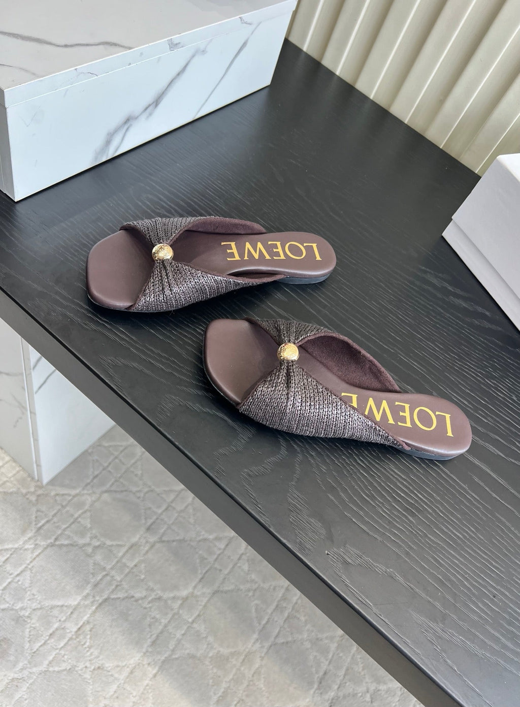 LOEWE 26S SANDALS IN DARK BROWN RAFFIA AND LAMBSKIN
