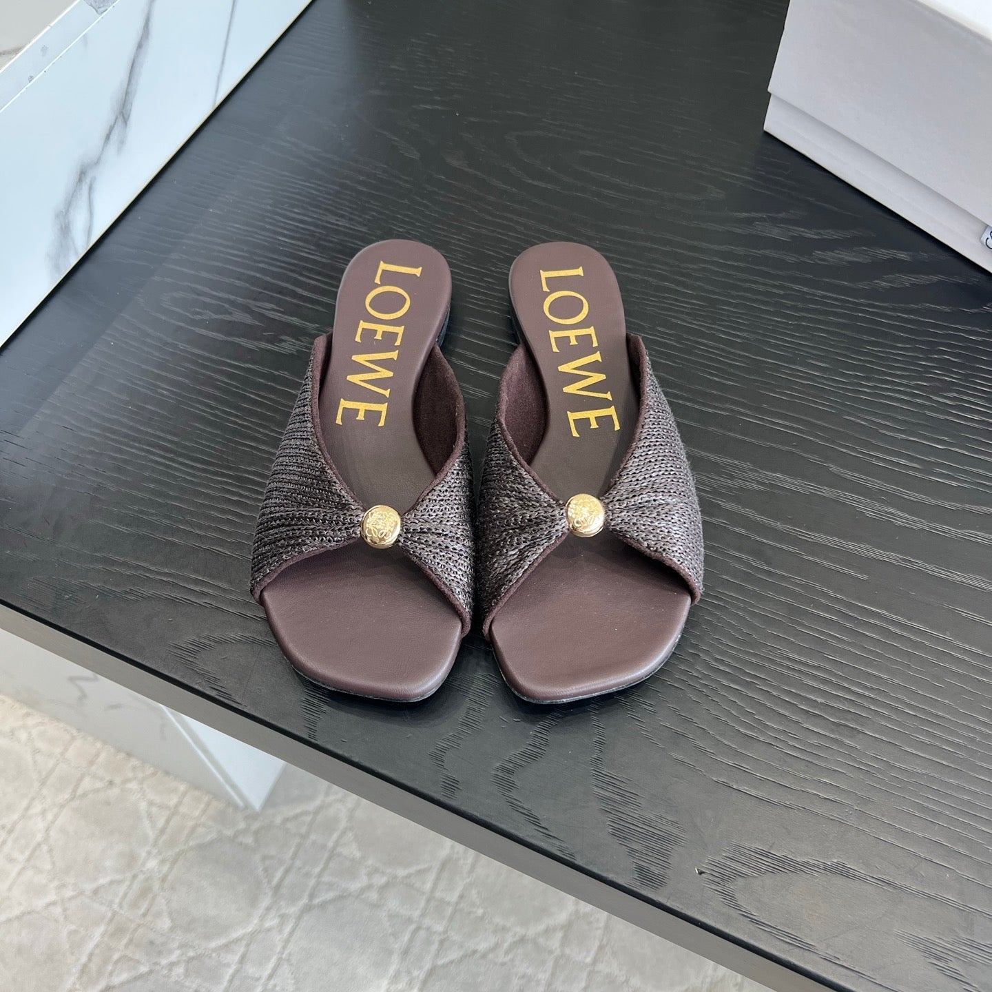 LOEWE 26S SANDALS IN DARK BROWN RAFFIA AND LAMBSKIN