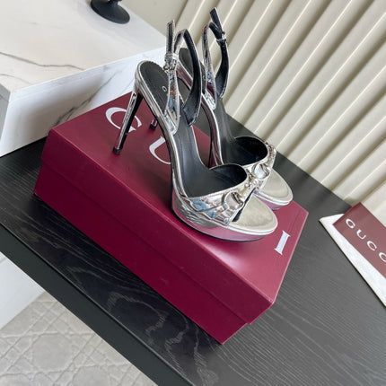 GUCCI 26S HORSEBIT GG SANDALS 105 MM IN SILVER PATENT CALFSKIN