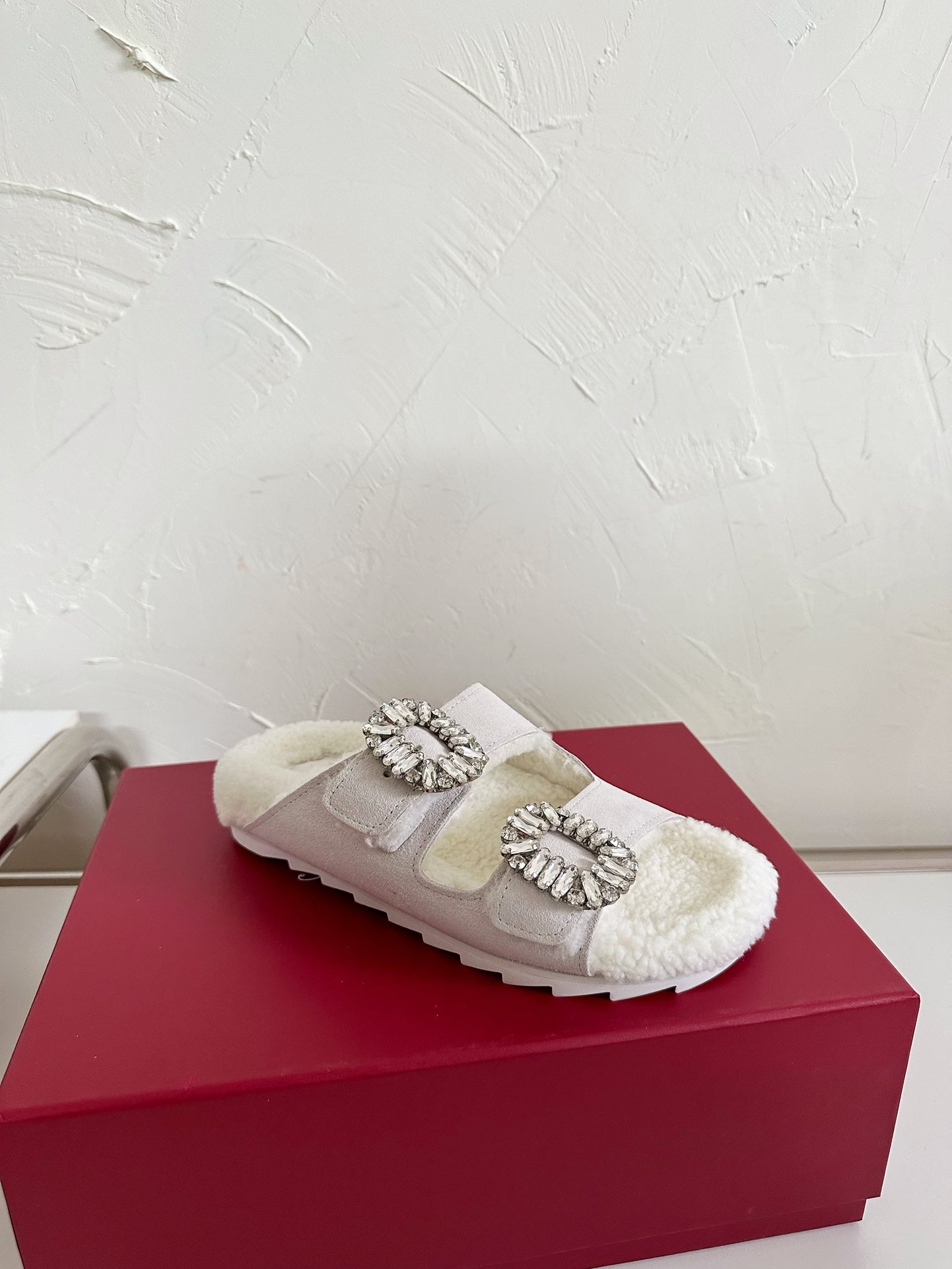 SLIDY VIV’ FUR STRASS BUCKLE MULES IN LIGHT GREY SUEDE AND CREAM SHEARLING INSOLE
