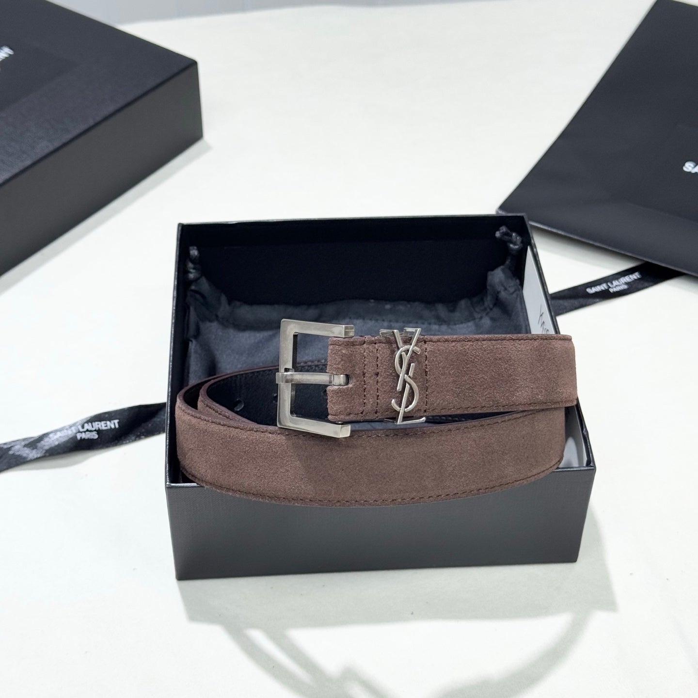 YSL 25S BELT 30 MM IN ASH BROWN SUEDE WITH SILVER HARDWARE 586766