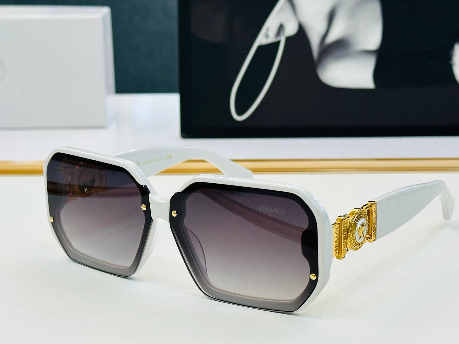MEDUSA BIGGIE RECTANGULAR FRAME SUNGLASSES VE6755 IN ACETATE