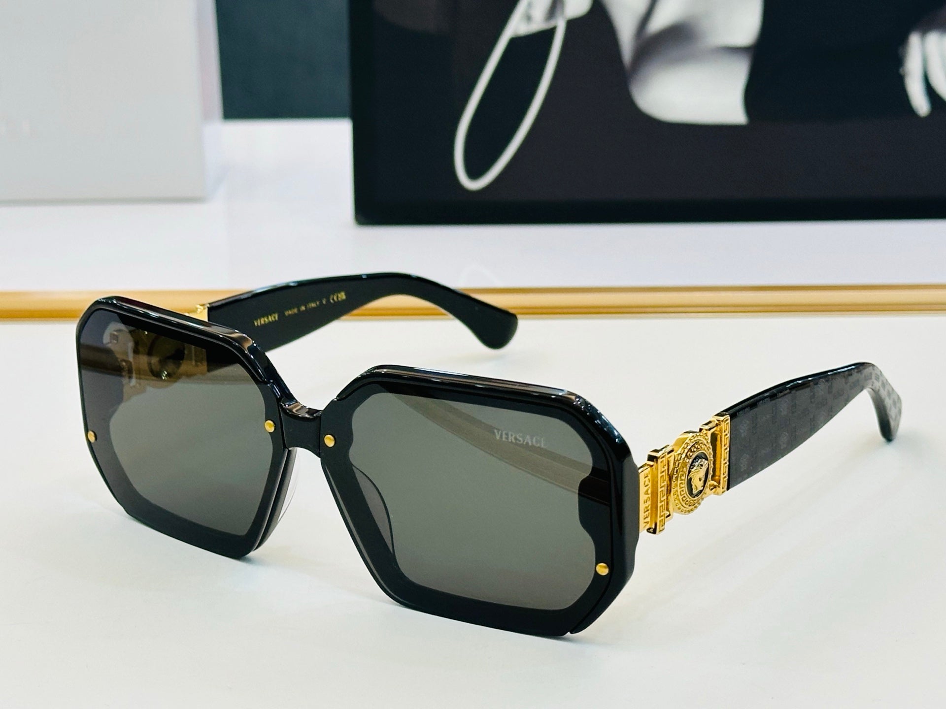 MEDUSA BIGGIE RECTANGULAR FRAME SUNGLASSES VE6755 IN ACETATE