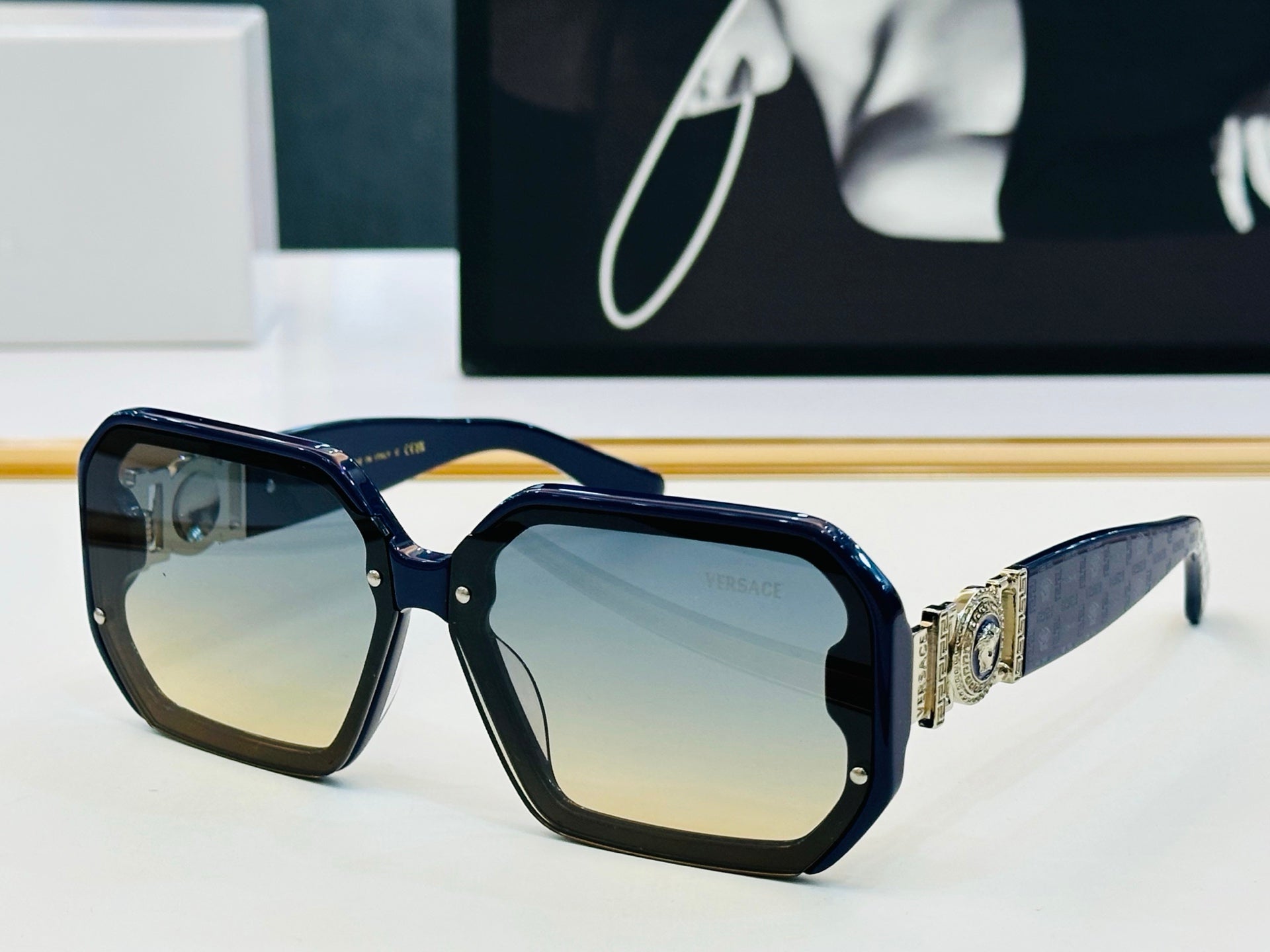 MEDUSA BIGGIE RECTANGULAR FRAME SUNGLASSES VE6755 IN ACETATE
