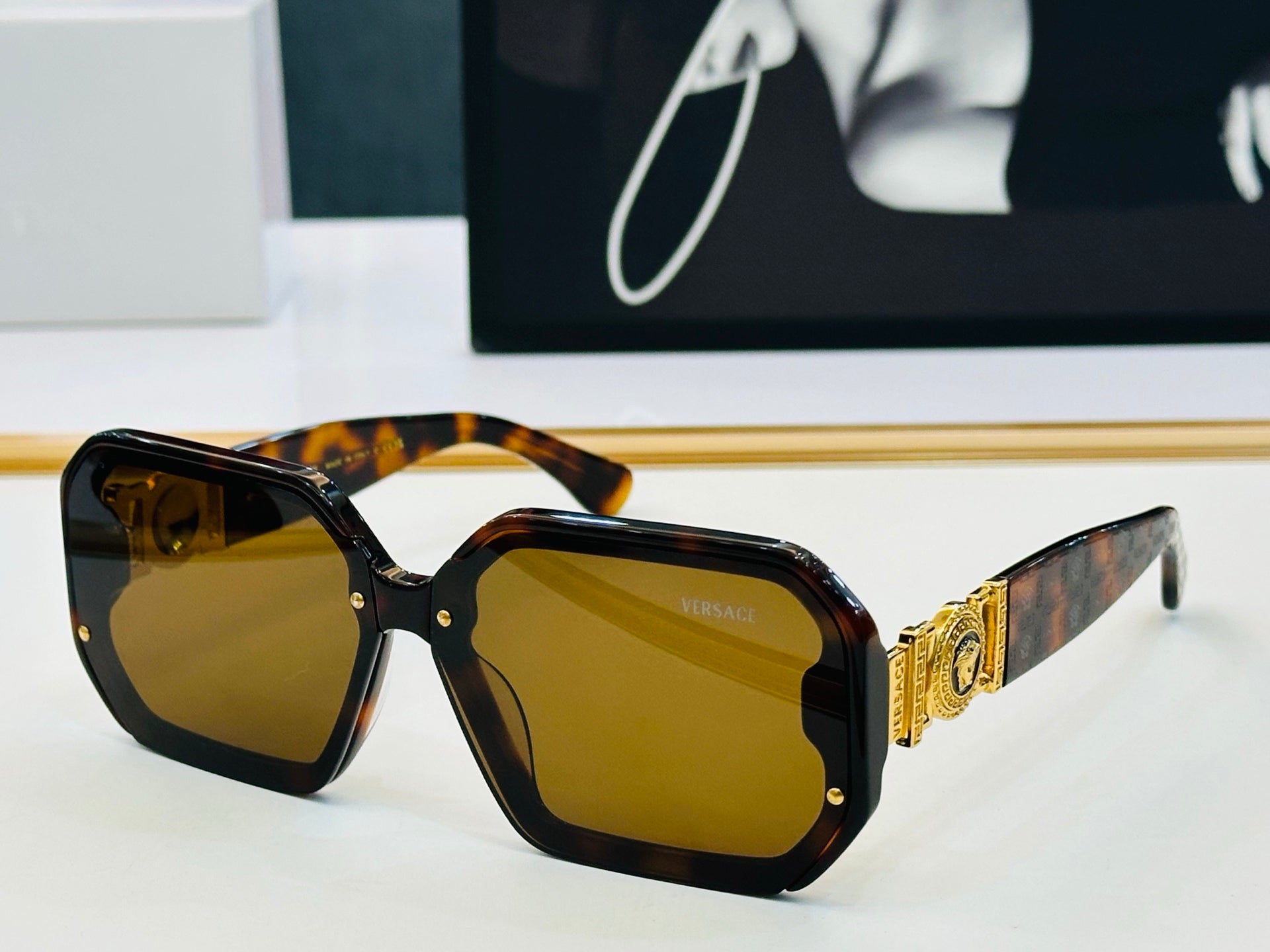 MEDUSA BIGGIE RECTANGULAR FRAME SUNGLASSES VE6755 IN ACETATE