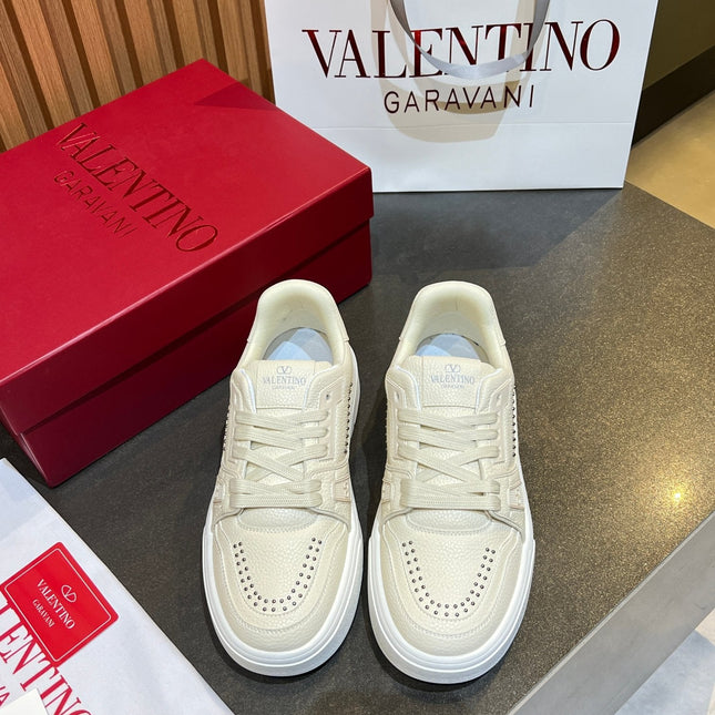 VALENTINO 26S ONESTUD SNEAKERS IN CREAM WHITE CALFSKIN